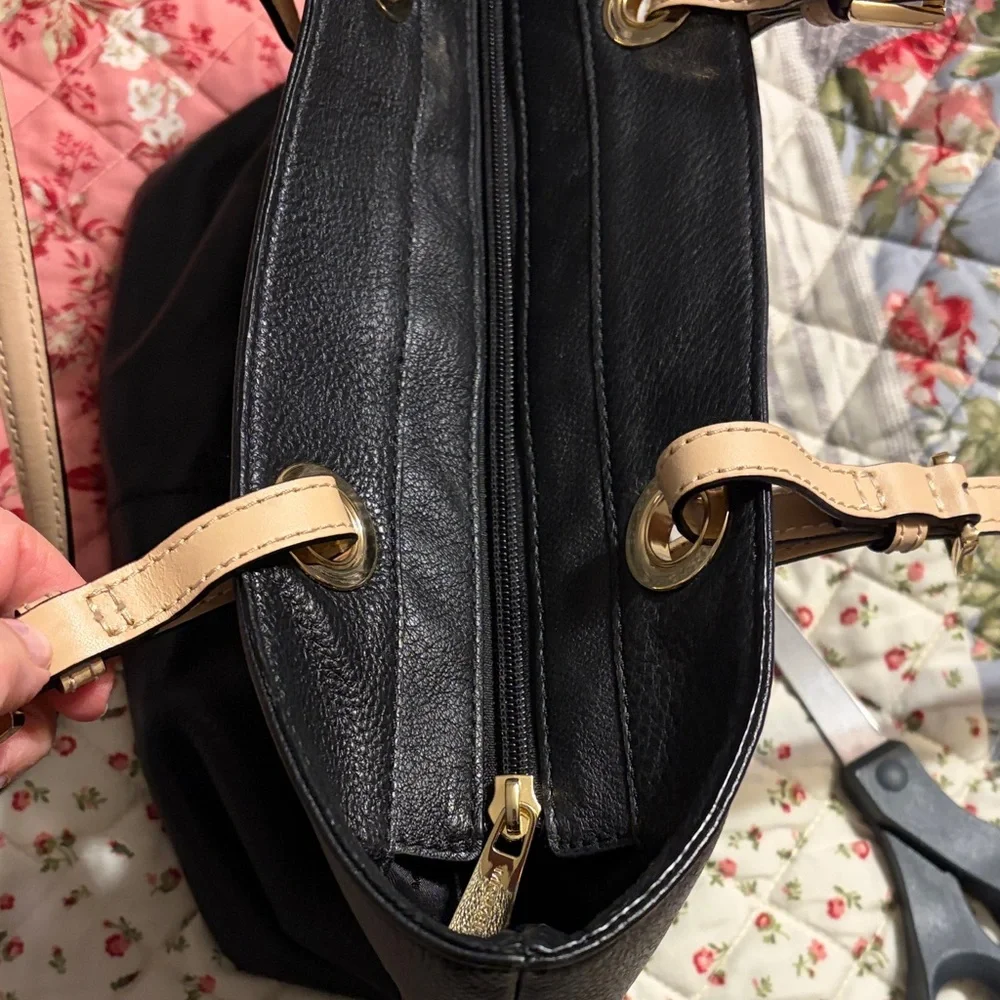 Michael Kors Black and Tan Leather handbag.Bedford Leather zip tote.